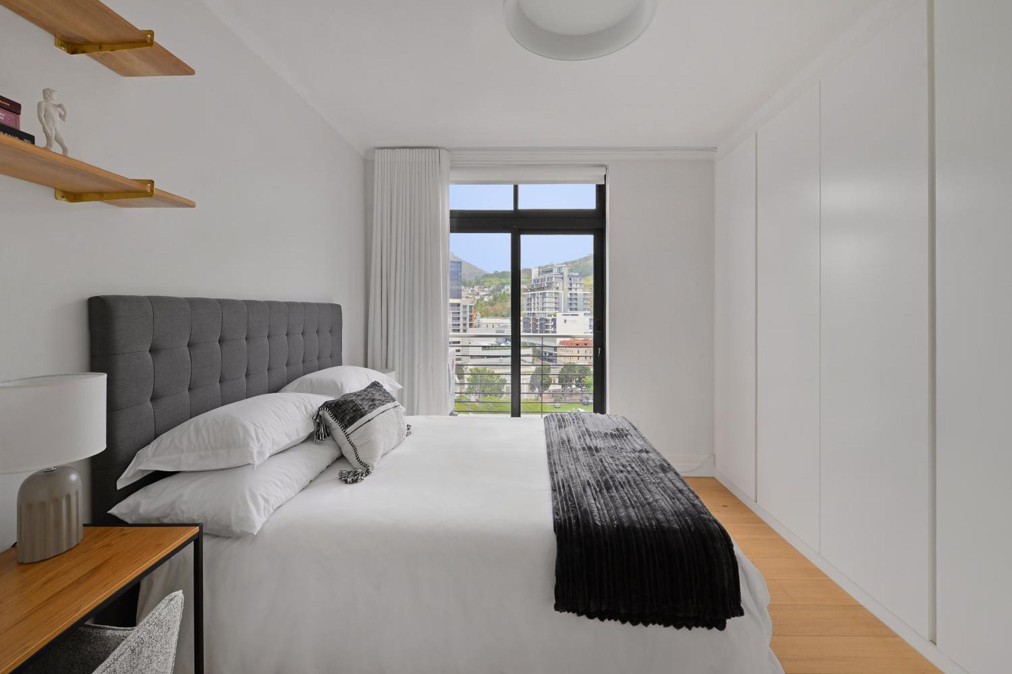 Luxury With Amazing Views & No Loadshedding * Cape Town