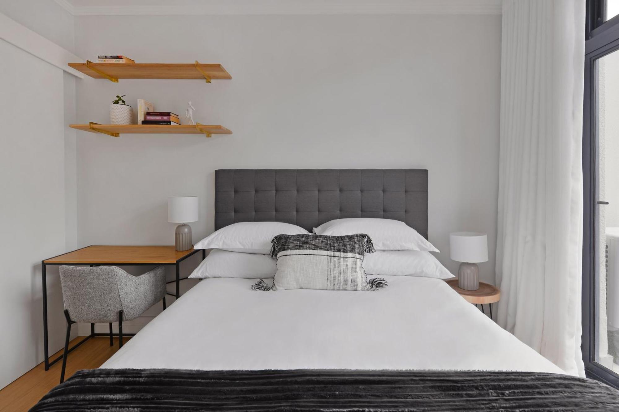 Luxury With Amazing Views & No Loadshedding Apartment *